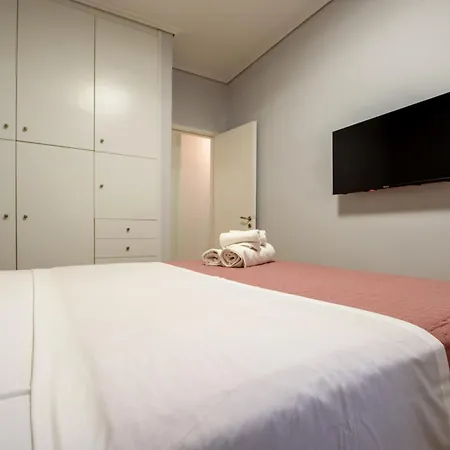Apartment Spacious And Modern One Bedroom *