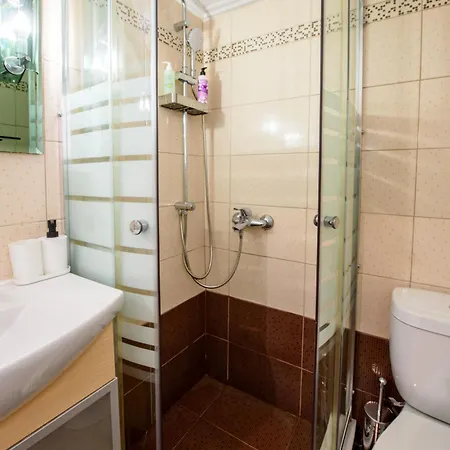 Spacious And Modern One Bedroom Apartment Athens